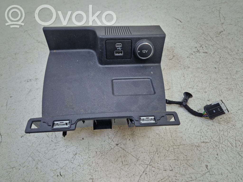 Ford Escape IV Glove box central console 