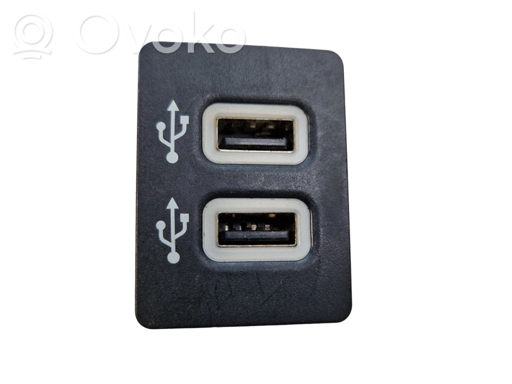 Ford Edge II USB savienotājs 