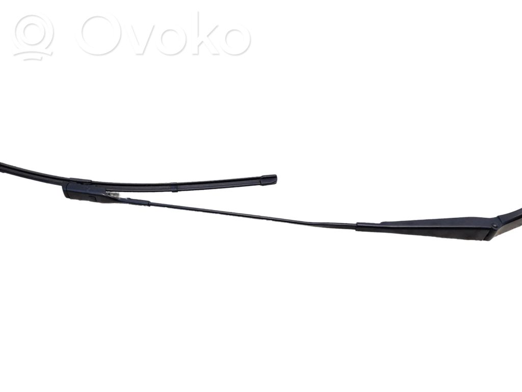 Porsche Macan (95B) Front wiper blade arm 