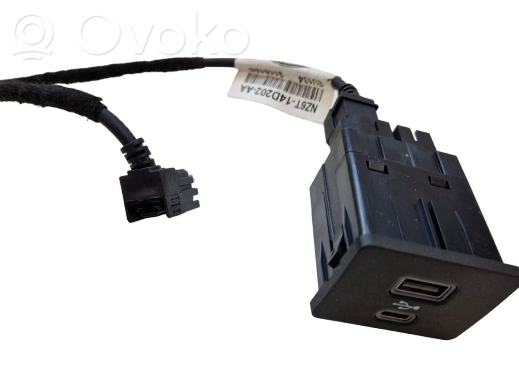 Ford Maverick USB savienotājs 