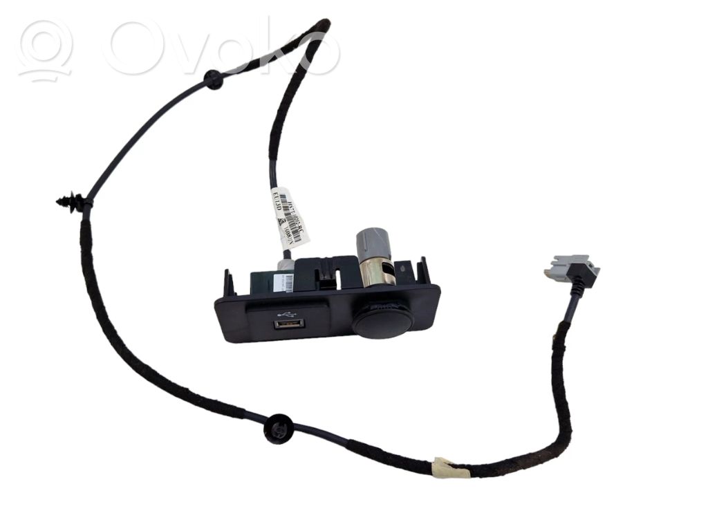 Ford Fusion II Enchufe conector USB 