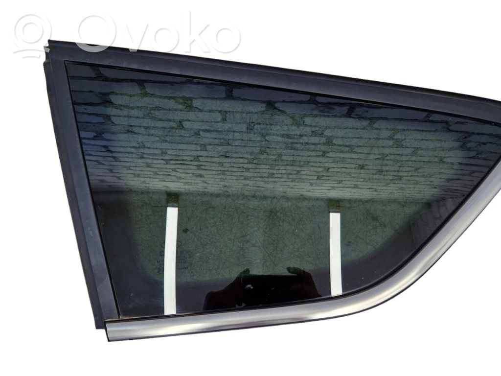 Ford Escape III Rear side window 