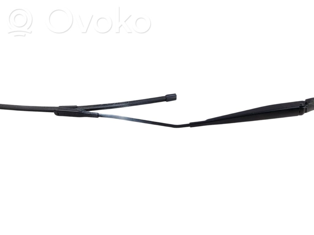 Ford Explorer VI Front wiper blade arm 