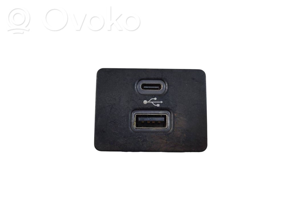 Ford Mustang Mach-E USB savienotājs 