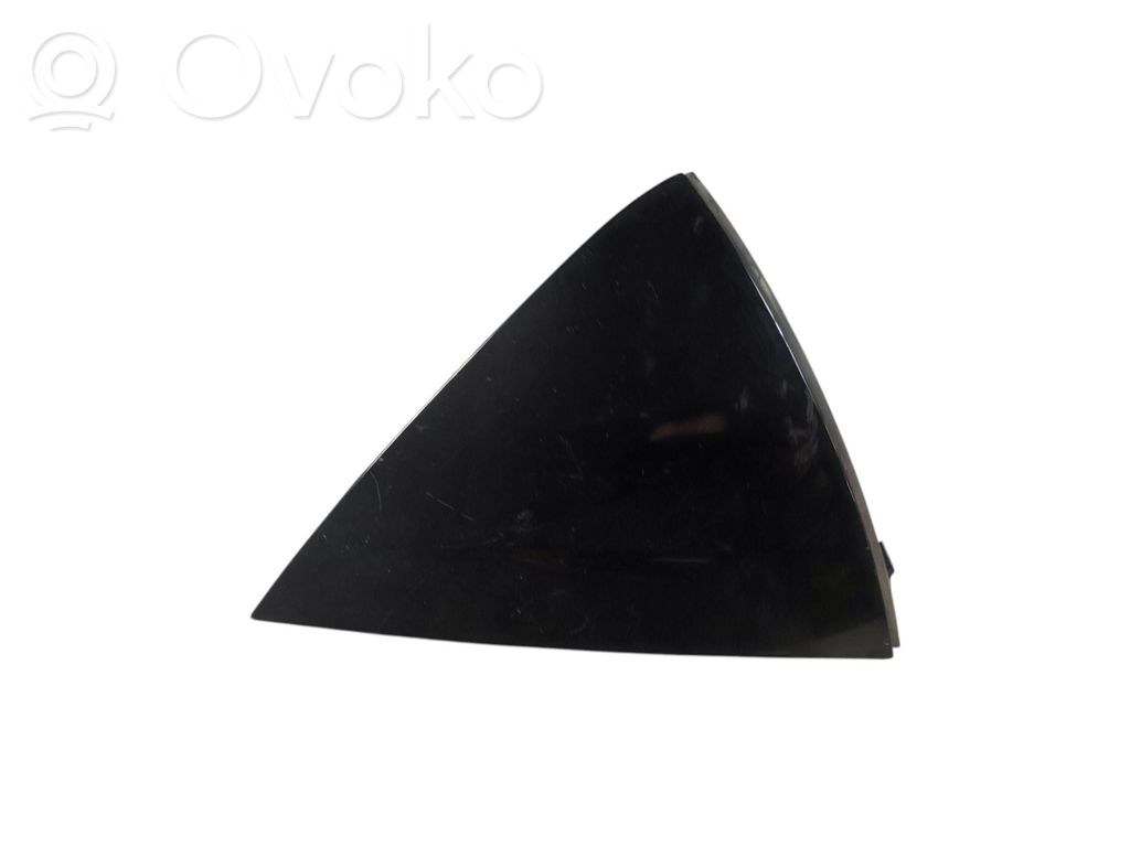 Chrysler Pacifica Rear/tail light trim molding 