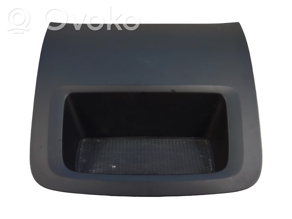 Volvo XC60 Mantu nodalījums centrālā konsole 