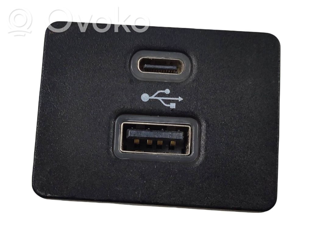 USB-pistokeliitin   ML3T14F014,ML3T14F014AB,K7EDB