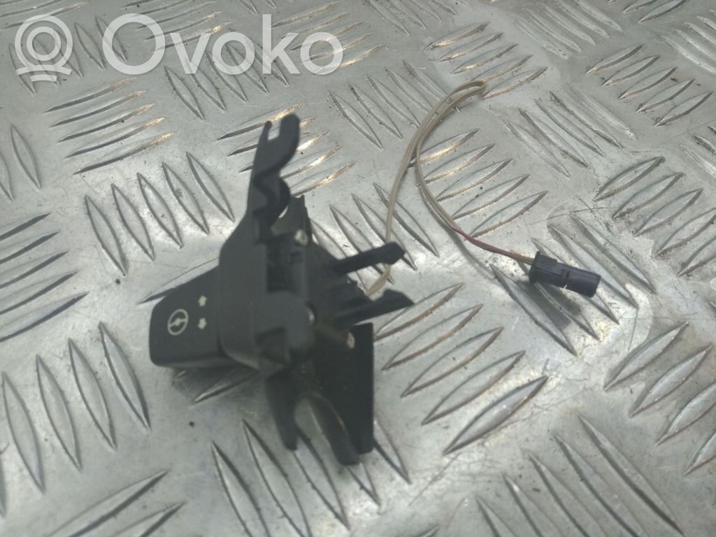 Steering wheel adjustment switch   6966710
