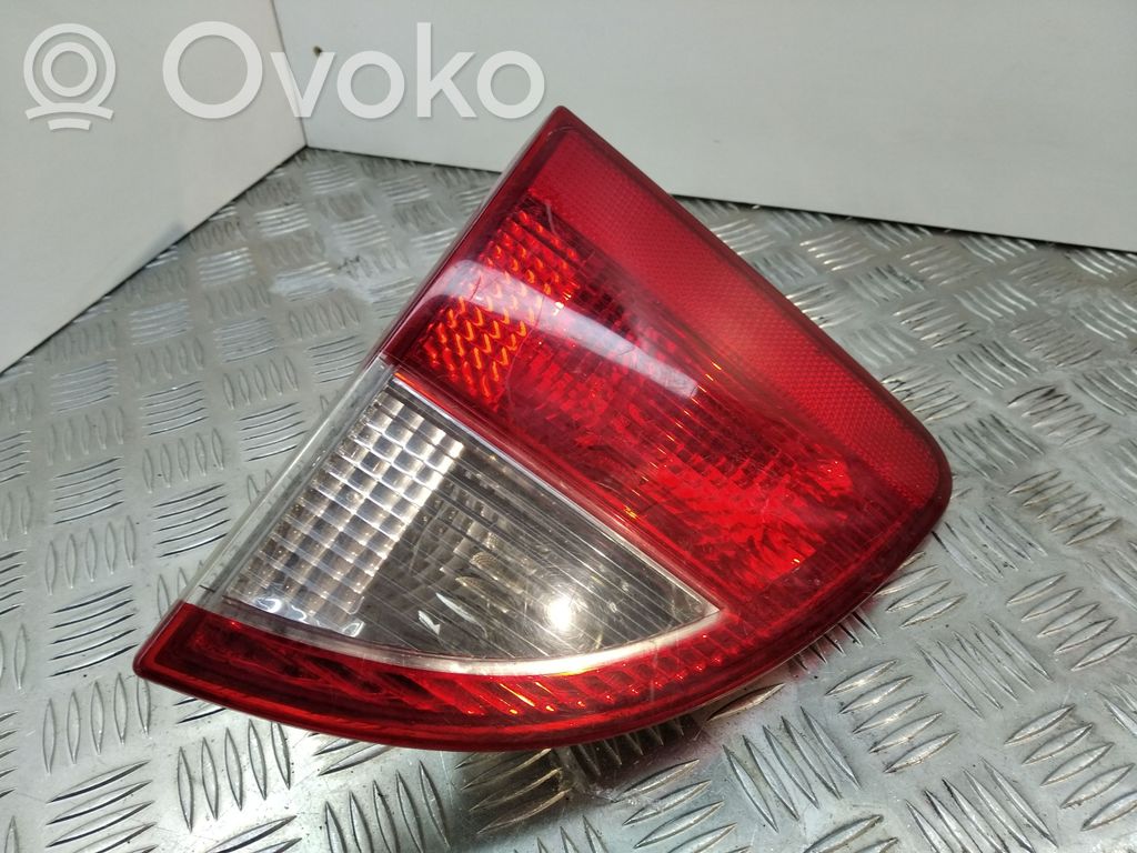Volkswagen Sharan Tailgate rear/tail lights 