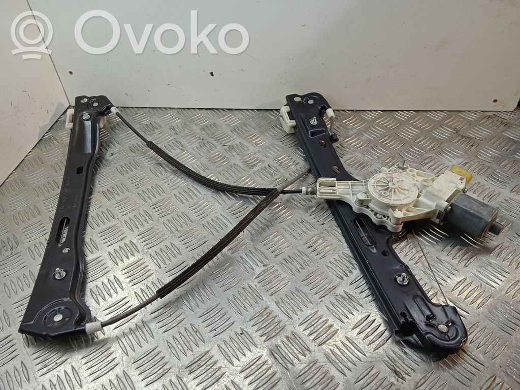 BMW 1 E81 E87 Front door window regulator with motor 