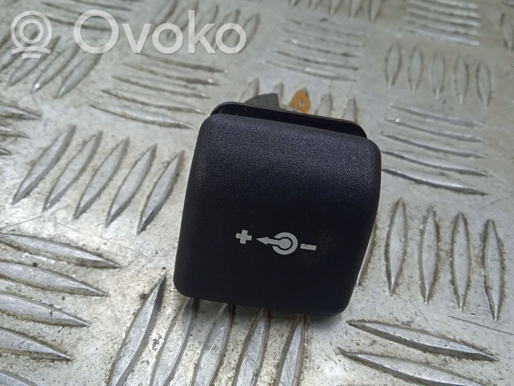 BMW X5 E70 12 V Socket (rear) 
