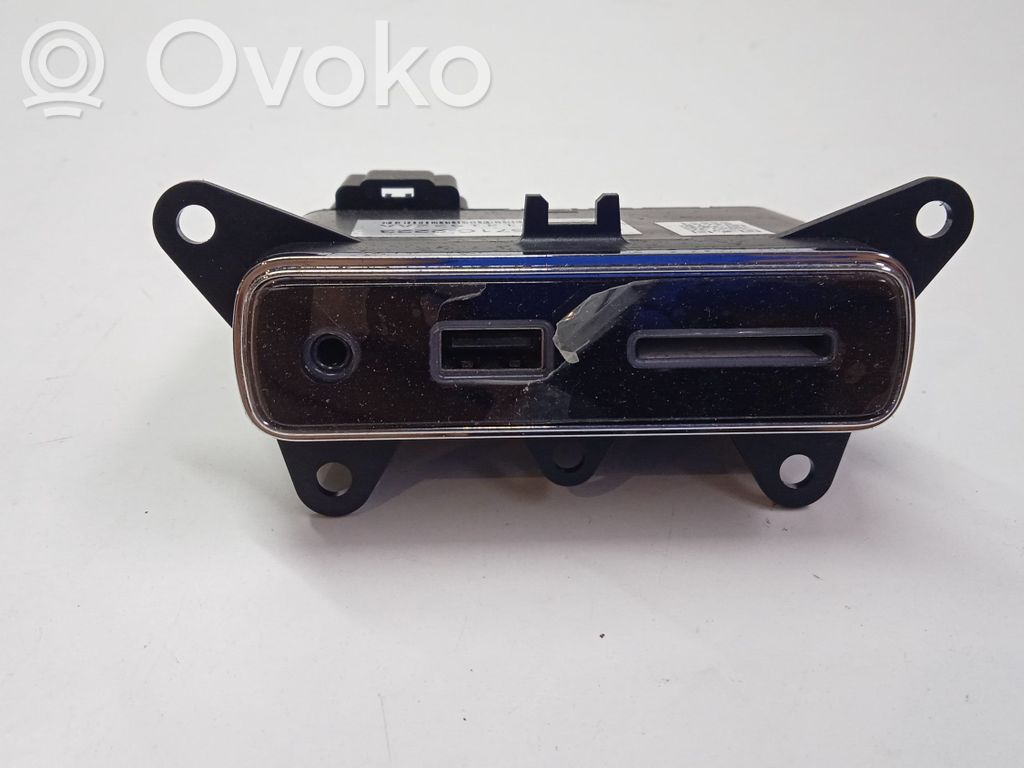 Jeep Grand Cherokee USB socket connector 