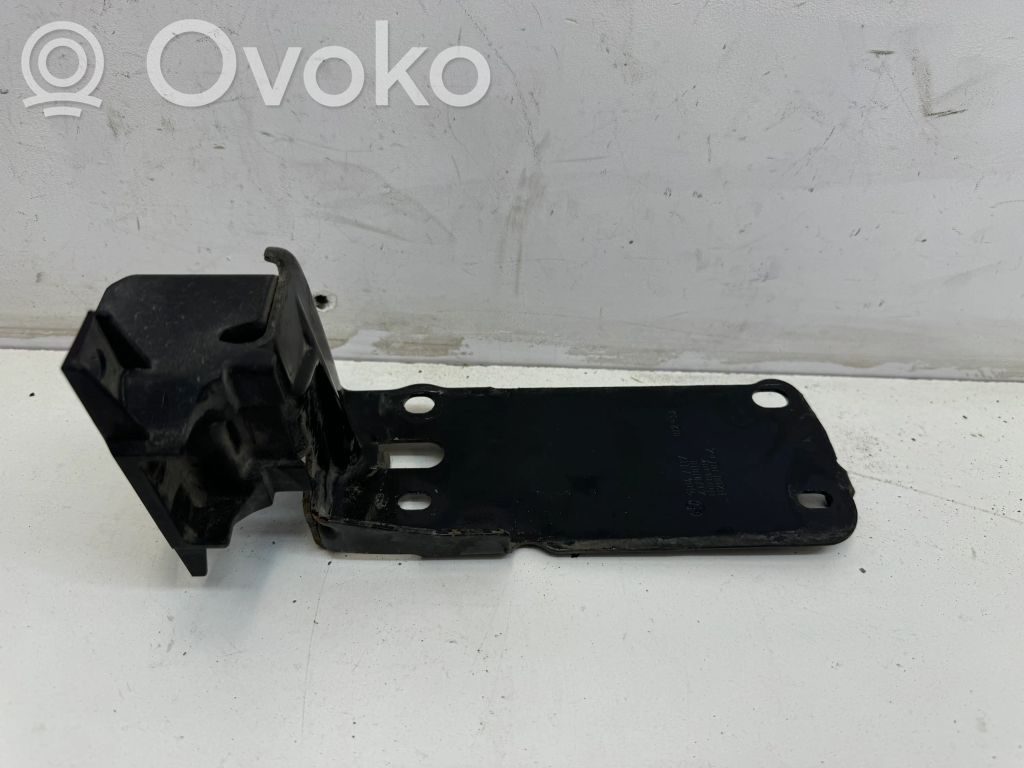 Radiator mount bracket   5164711781110