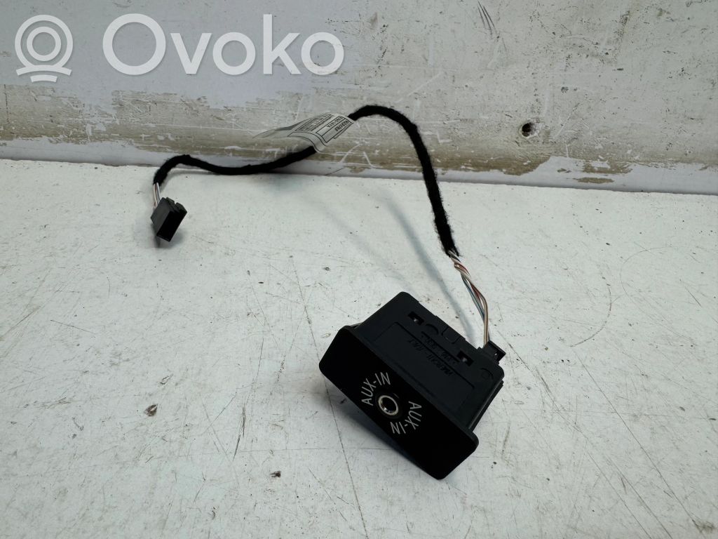BMW 3 E90 E91 USB jungtis 