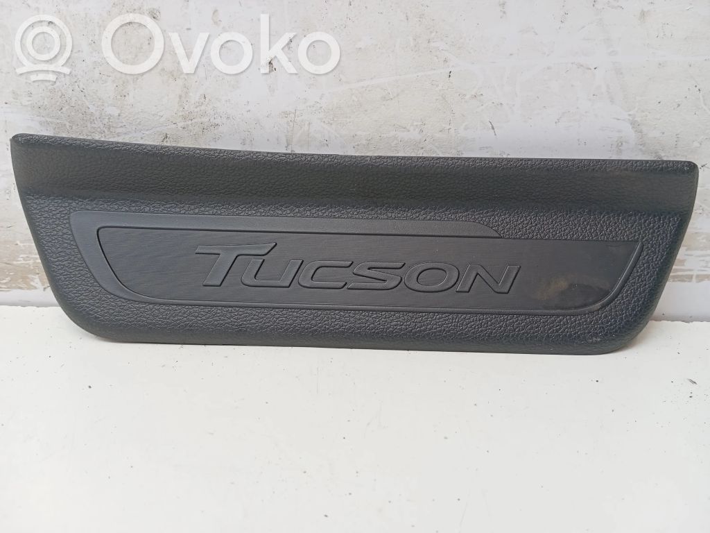 Hyundai Tucson TL Aizmugurējā sliekšņa dekoratīvā apdare (iekšējā) 