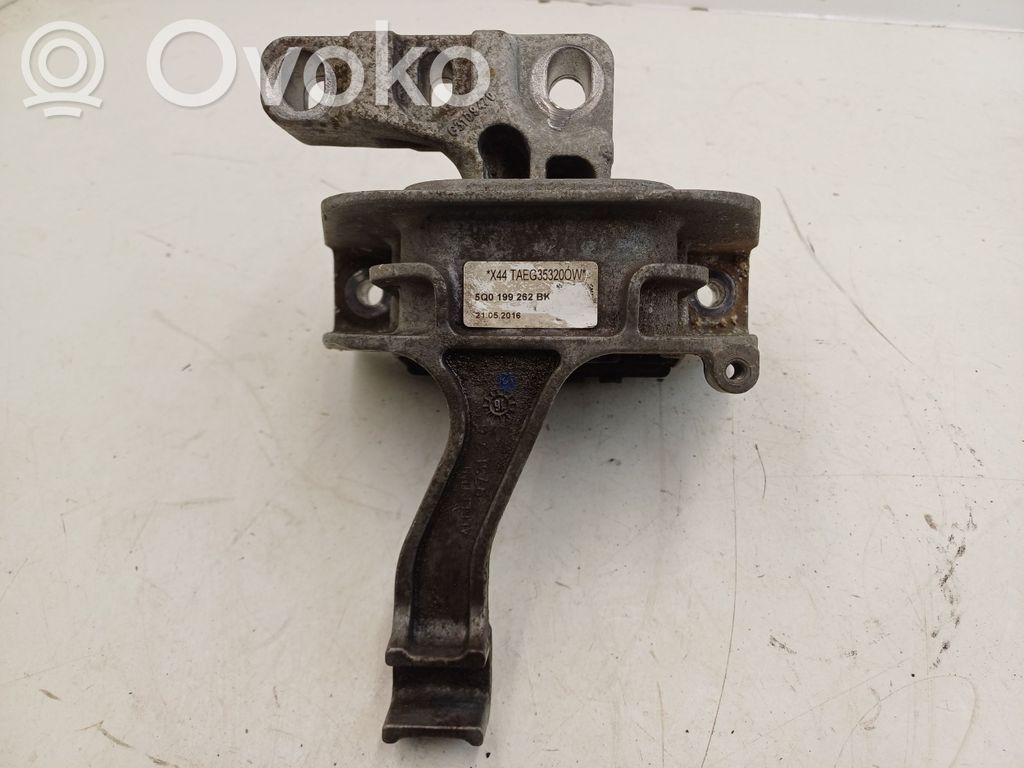 Audi TT TTS RS Mk3 8S Engine mount bracket 