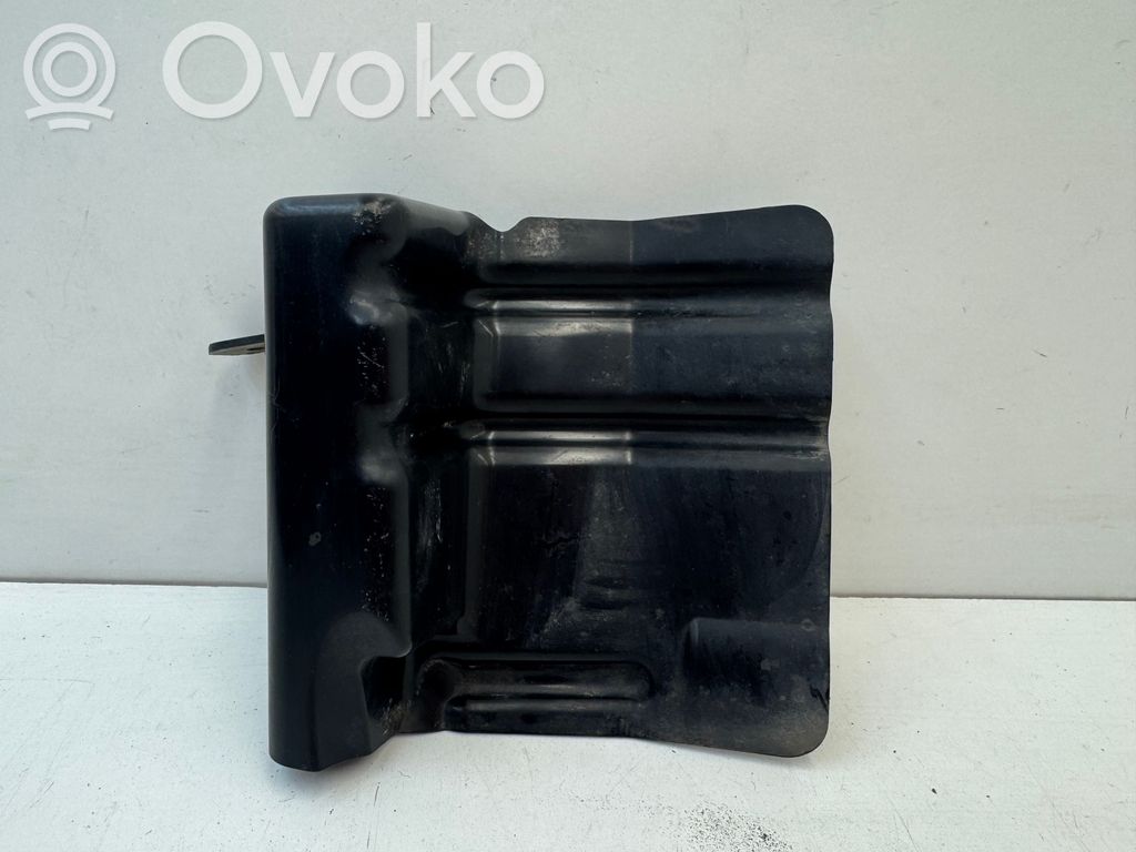 Mitsubishi Outlander Radiator trim 