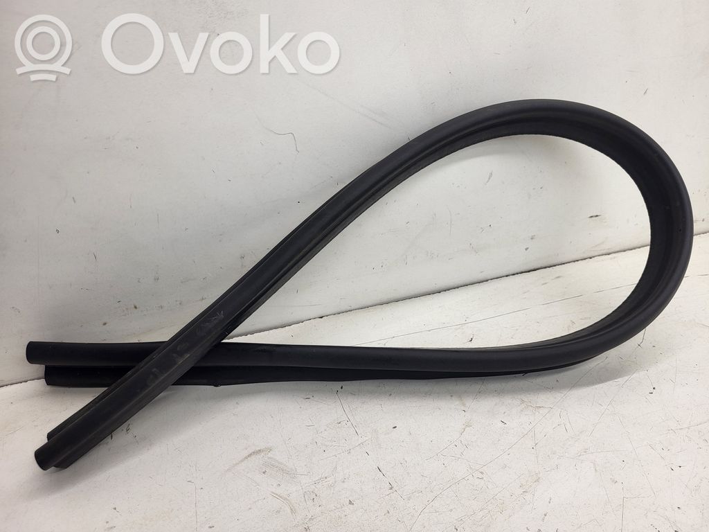 Porsche Macan (95B) Engine compartment rubber 