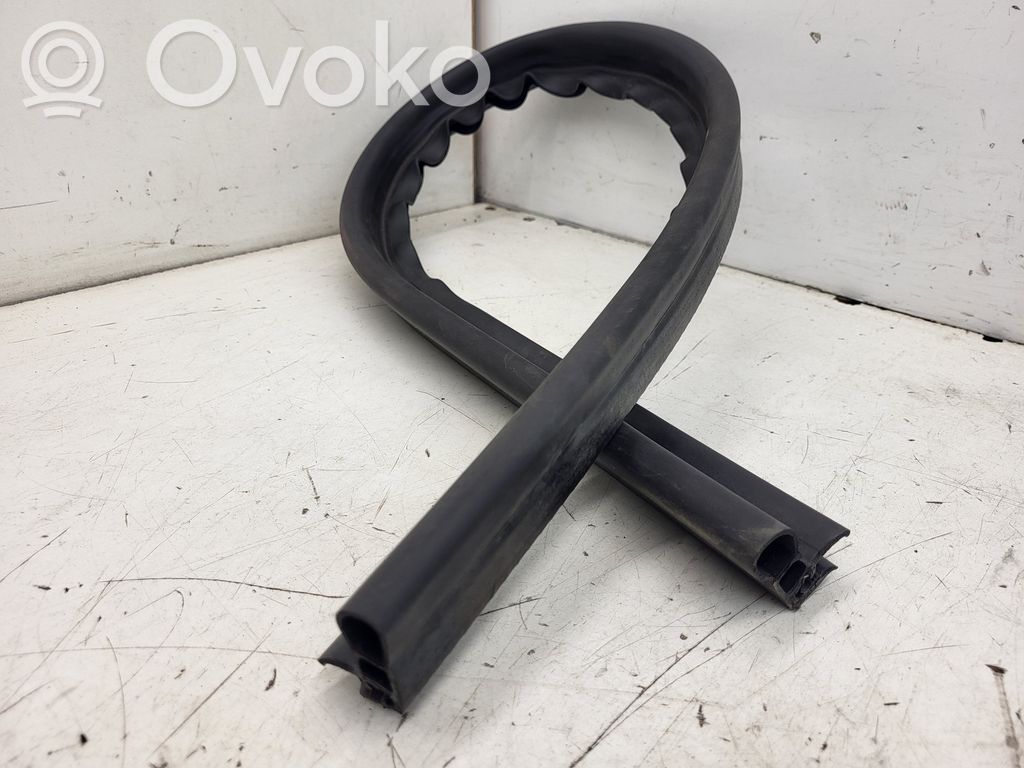 Porsche Macan (95B) Engine compartment rubber 