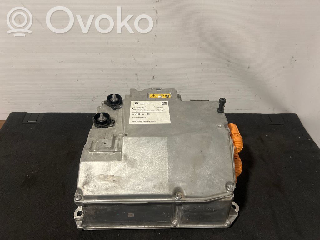 Inversor/convertidor de voltaje   5B3E9B8