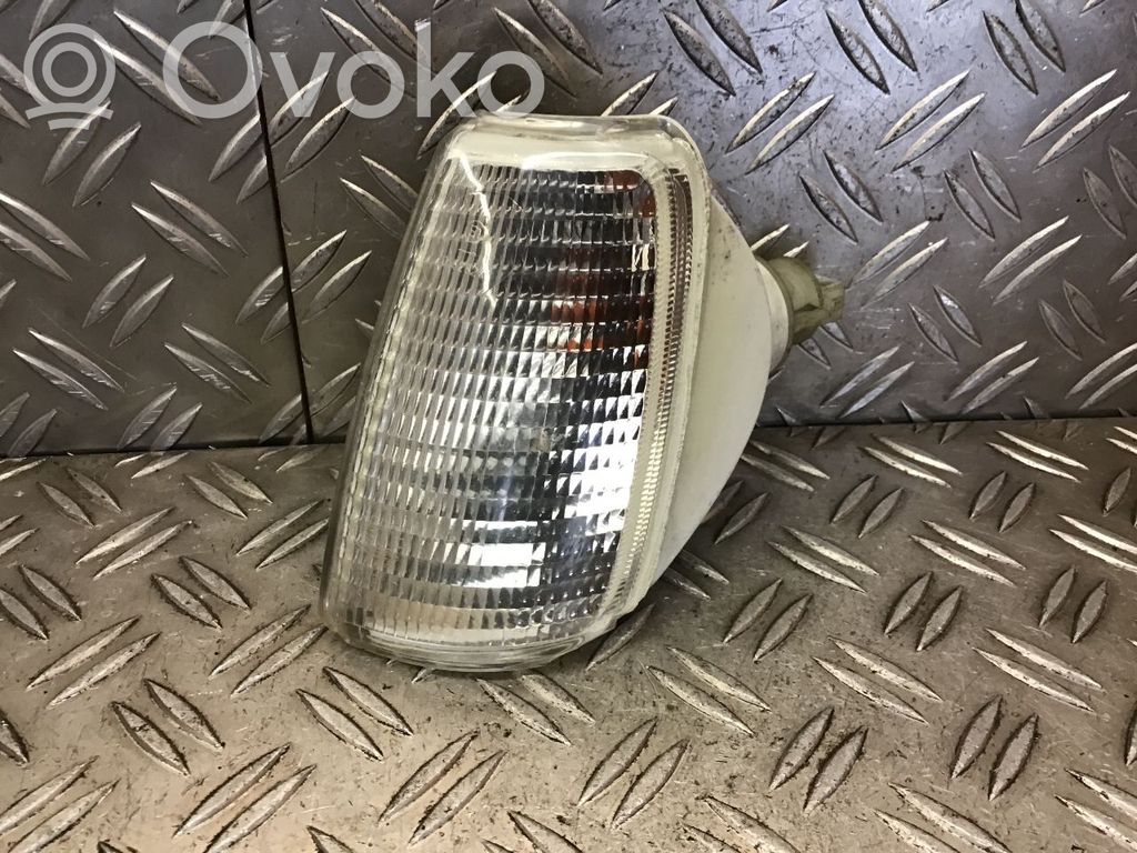 Volkswagen Polo II 86C 2F Kierunkowskaz przedni 