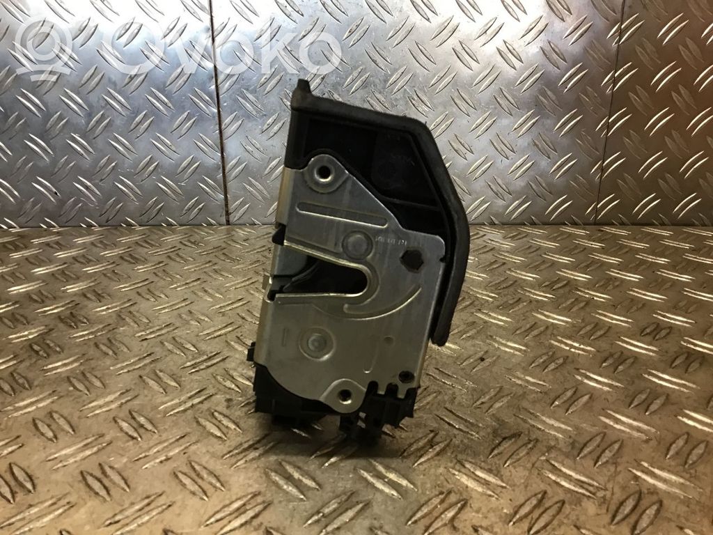 Front door lock   7167072