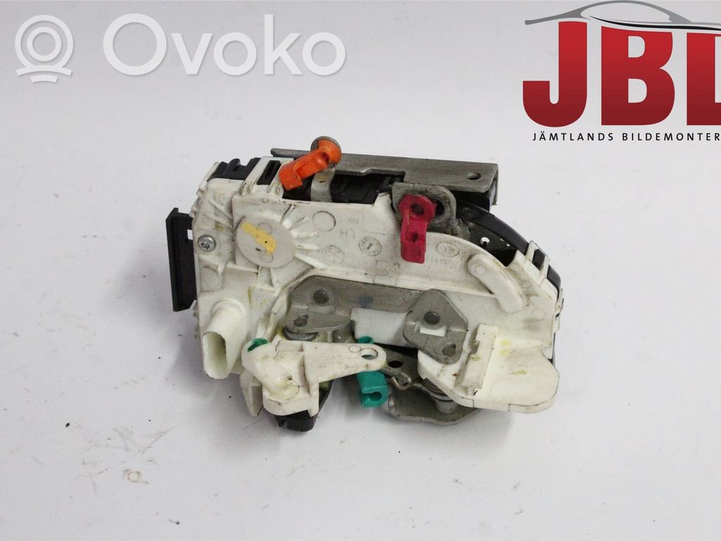 Front door lock   4589417AI