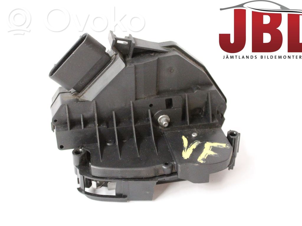 Front door lock   5303375