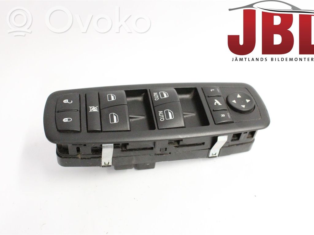 Fiat Freemont Electric window control switch 
