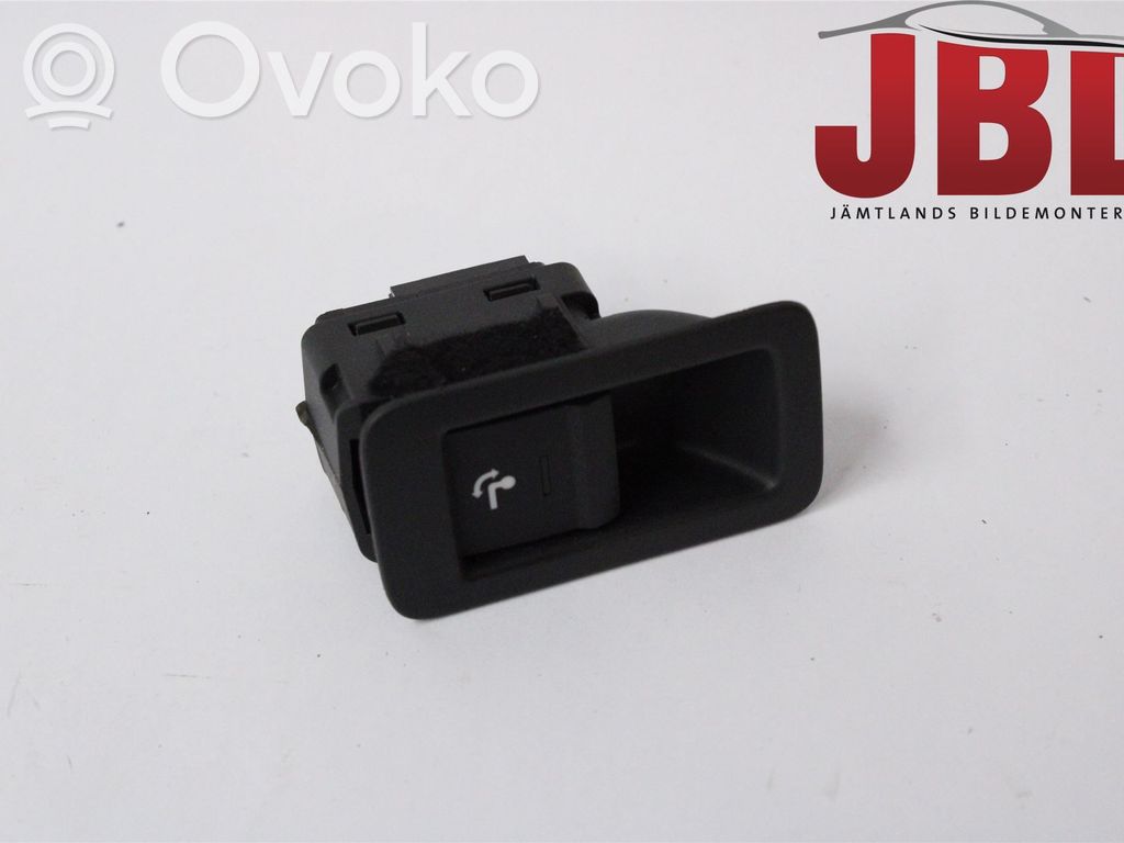 Audi A4 S4 B9 Przycisk chowanego haka holowniczego 