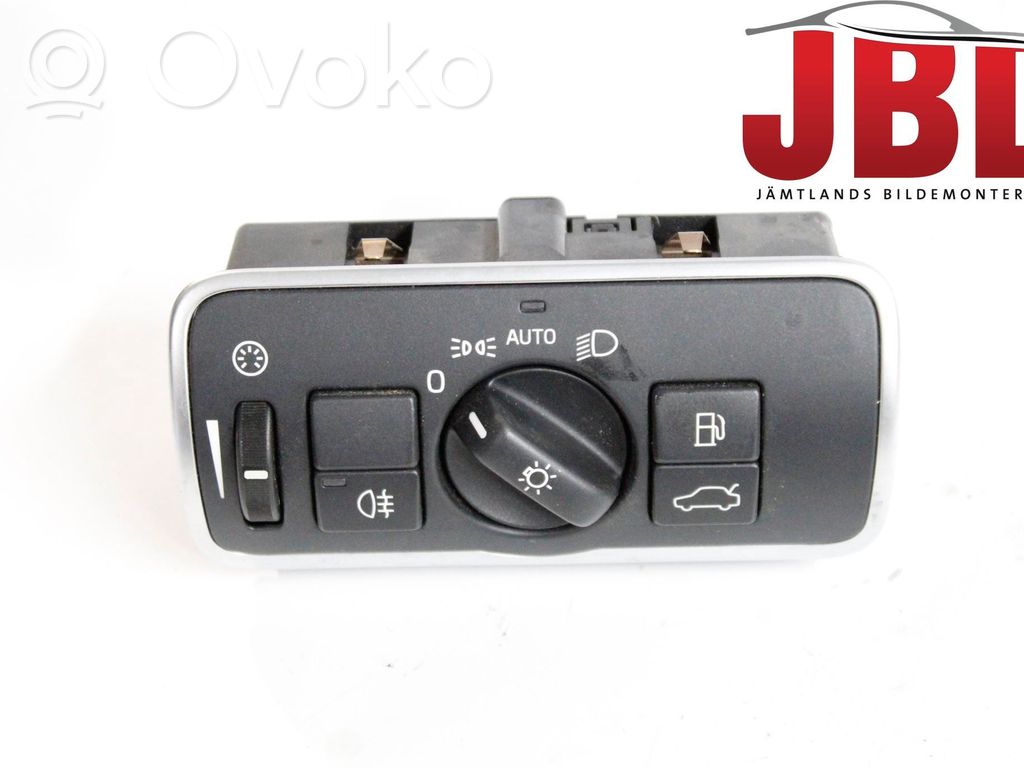 Light switch   31443839