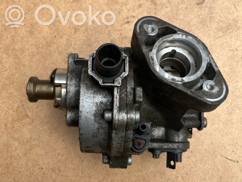 BMW 3 E92 E93 Oil pump 