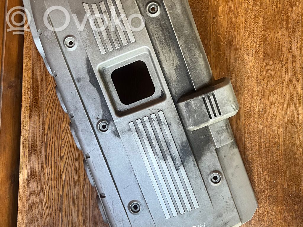 BMW 3 E90 E91 Engine cover (trim) 