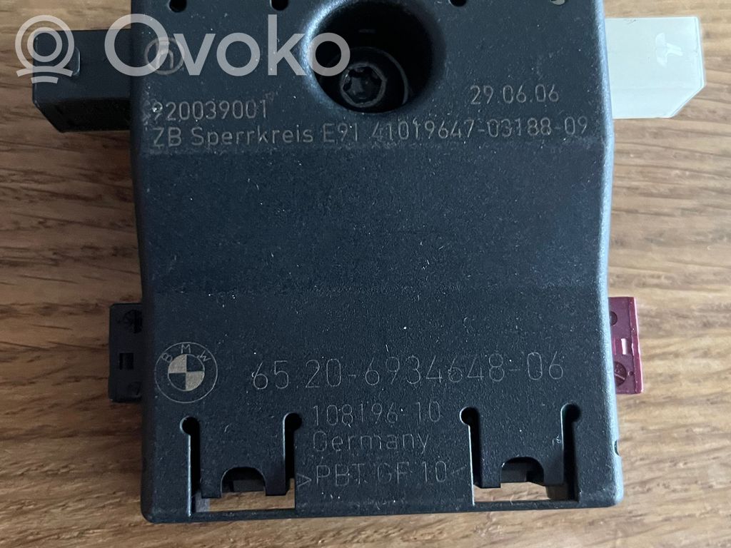 BMW 3 E90 E91 Antenna control unit 