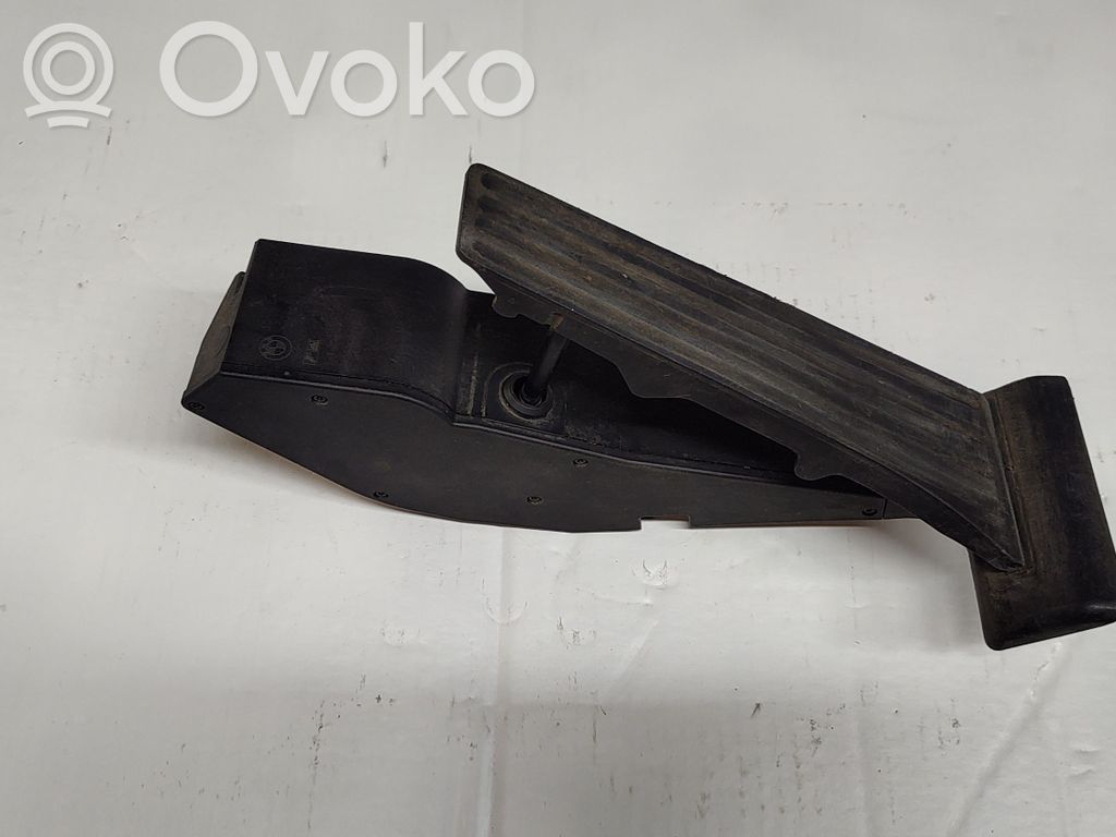 Accelerator throttle pedal   25916010
