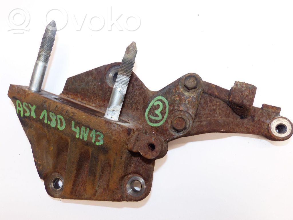 Engine mounting bracket   0Y02,0Y02,150KM,4N13,DID