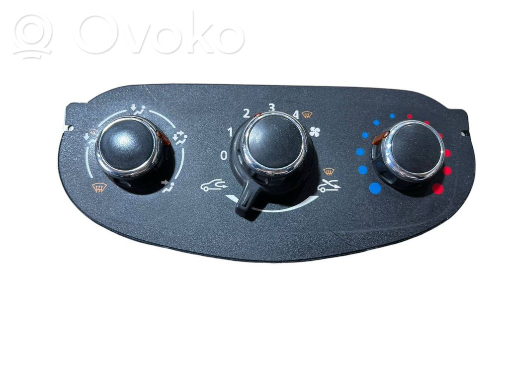 Dacia Duster Climate control unit 