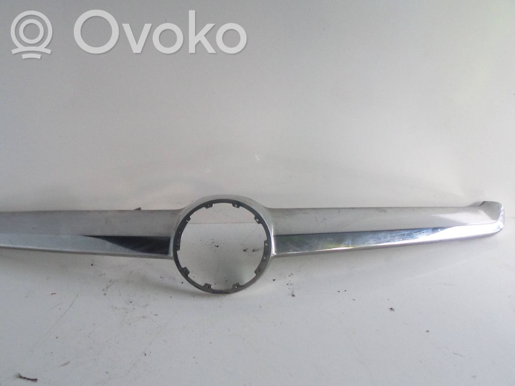 Opel Insignia A Etusäleikkö 
