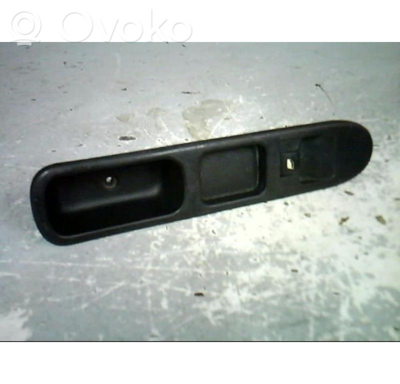 Peugeot 307 Electric window control switch 