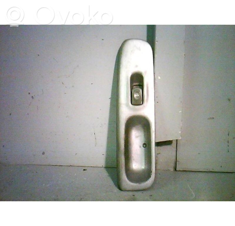 Renault Twingo I Electric window control switch 