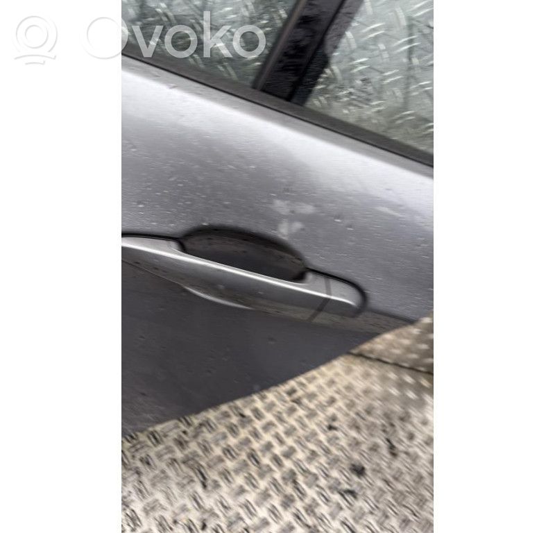 Aizmugurējās durvis   41009628751