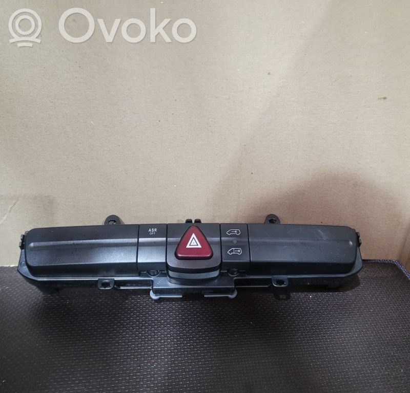 Botón interruptor de luz de peligro