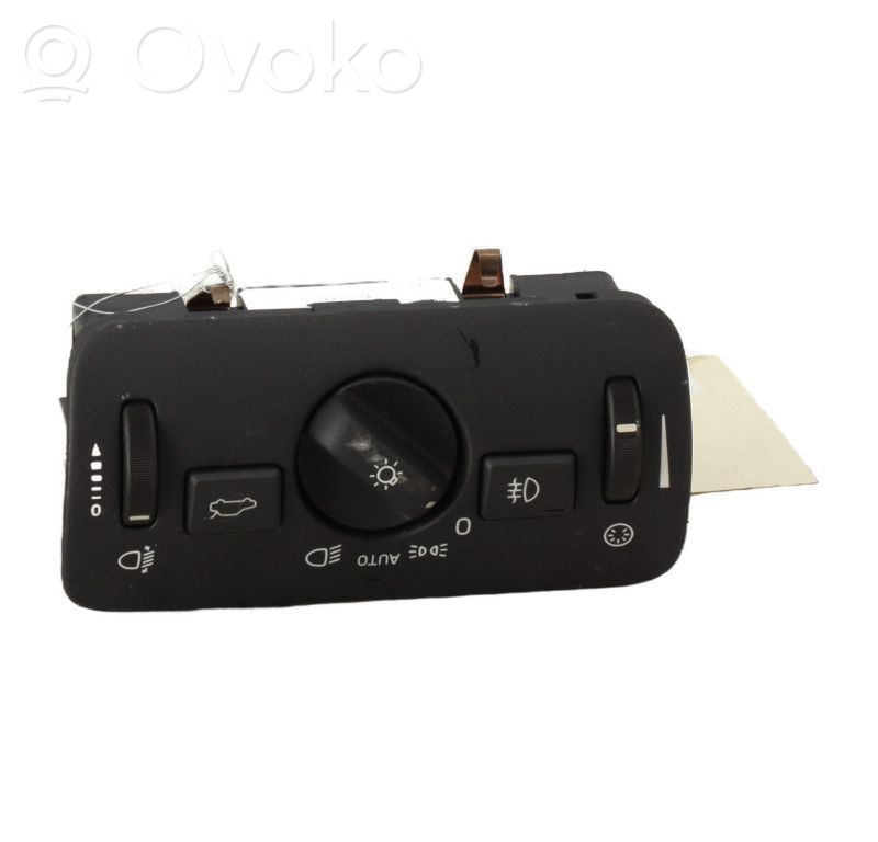 Light switch   31443834