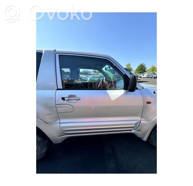 Mitsubishi Pajero Puerta delantera 