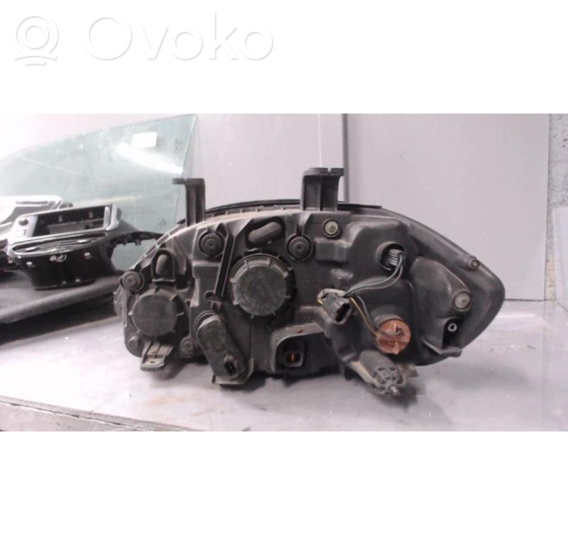 SsangYong Rodius Phare frontale 