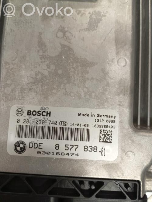 BMW 5 F10 F11 Dzinēja vadības bloks 