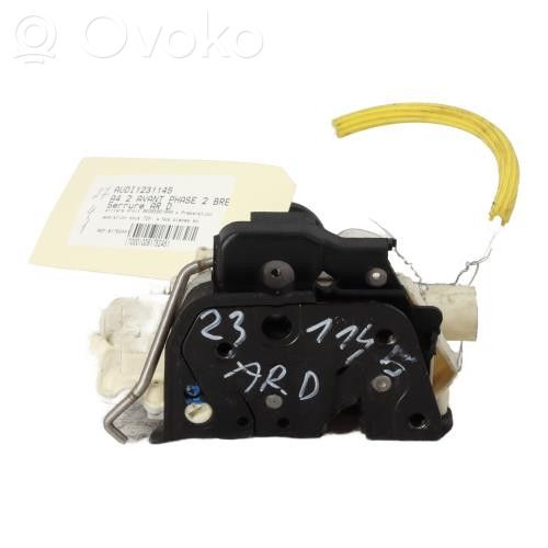 Audi A4 S4 B7 8E 8H Takaoven lukko