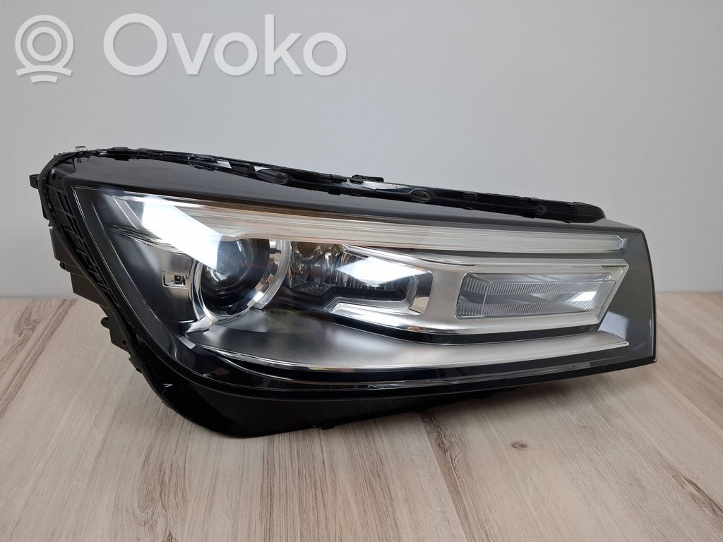 Audi Q5 SQ5 FY Lampa przednia 