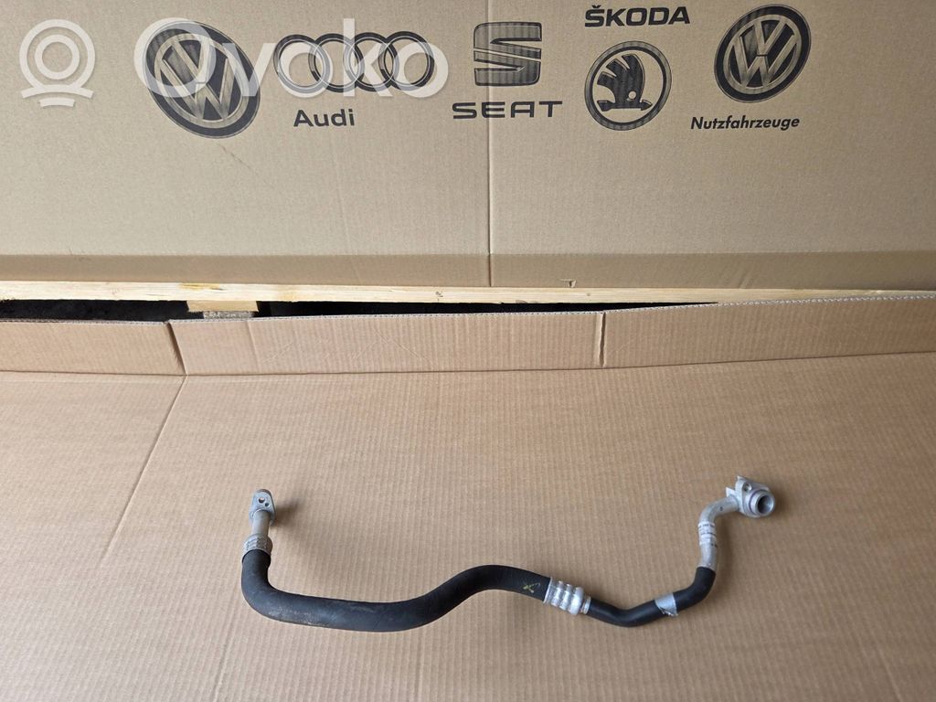 Audi A8 S8 D4 4H Ilmastointilaitteen putki (A/C) 