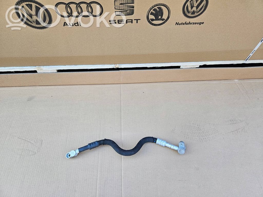 Audi A8 S8 D4 4H Ilmastointilaitteen putki (A/C) 